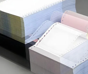 &Uuml;res nyomtatott 3 r&eacute;tegű sz&eacute;nmentes sz&aacute;m&iacute;t&oacute;g&eacute;pes folyamatos pap&iacute;r